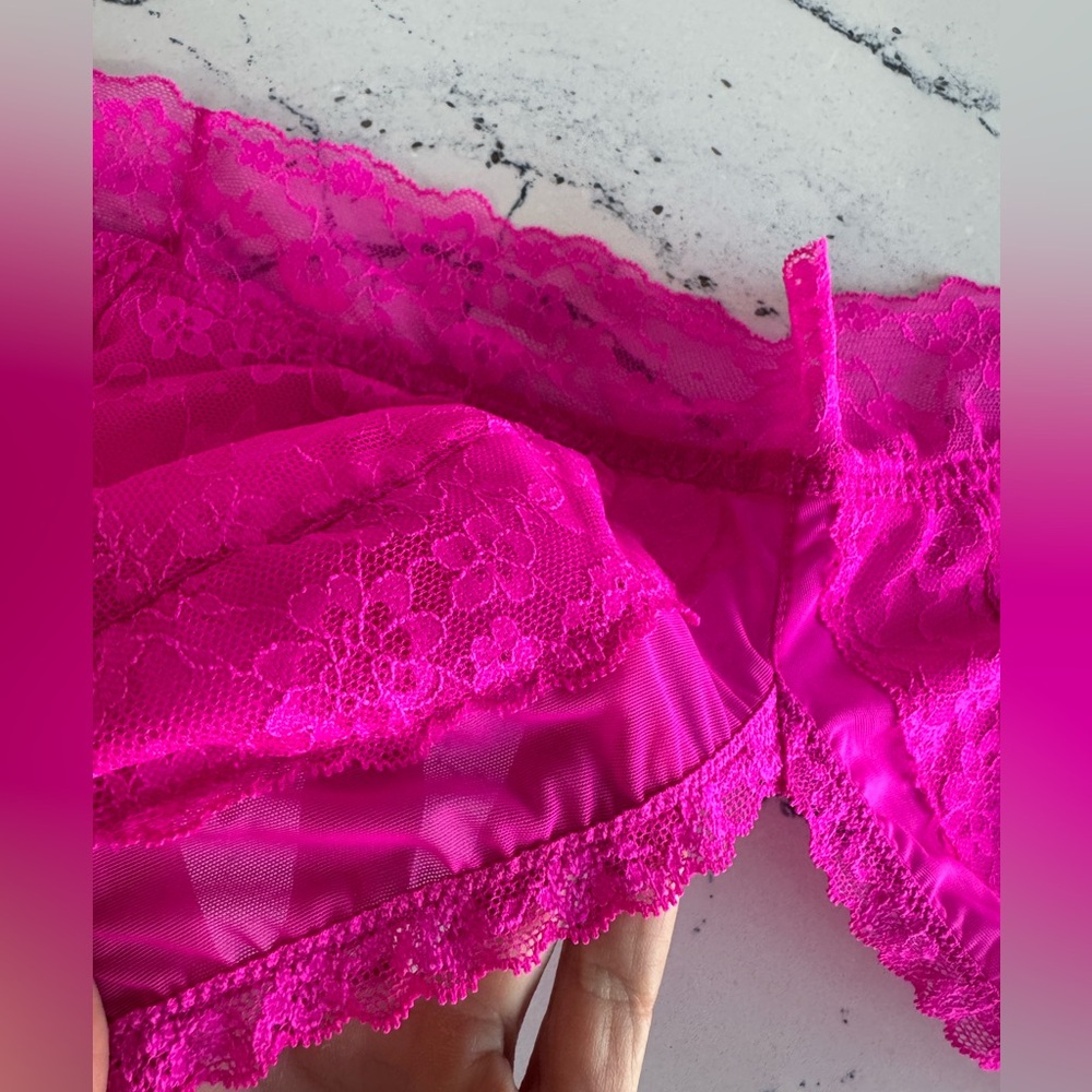 Victoria’s Secret lace bralette with adjustable straps NWOT - Picture 7 of 7